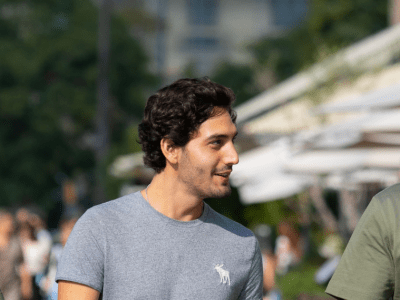 Why Leaders Should Both Push and Pull Their Teams